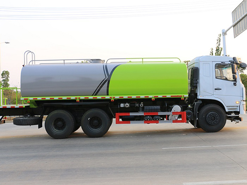 東風(fēng)后八輪灑水車